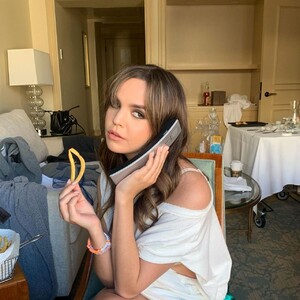 bailee-madison-live-stream-video-and-photos-05-20-2021-10.jpg