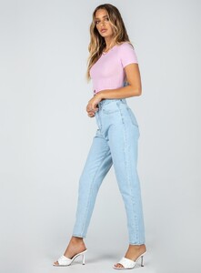 bella-mom-jeans-light-wash-denim-3_9662bf69-b3a5-48ba-9427-7d42abeb19ac_1800x.jpeg