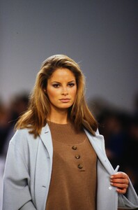 bill-blass-fw-1994-4.thumb.jpg.eac8ebd3c4df1d251f22dbffcd5f4100.jpg