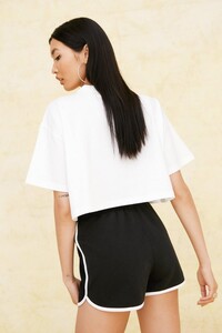 black-contrasting-drawstring-runner-shorts.jpeg
