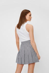 black-petite-mono-check-pleated-mini-skirt-3.thumb.jpeg.b6c4a278a5522eeb2b46125fff30fe8f.jpeg