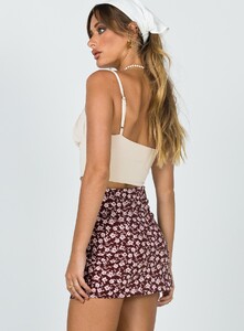 chester-mini-skirt-wine-3_41fd5a5c-8f94-45ce-81e7-3b356d015149_1800x.jpeg