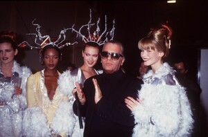 chloe-fw-1994.jpg