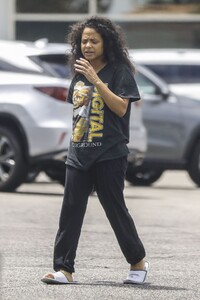 christina-milian-makeup-fee-at-mercedes-dealership-in-la-05-15-2021-1.jpg