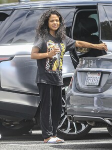 christina-milian-makeup-fee-at-mercedes-dealership-in-la-05-15-2021-9.jpg