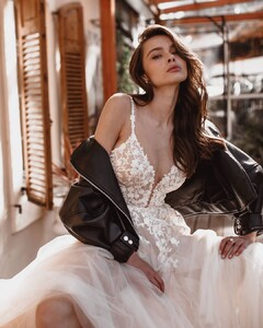 clair.bridal_190542182_307016491048963_7521378332135721017_n.jpg
