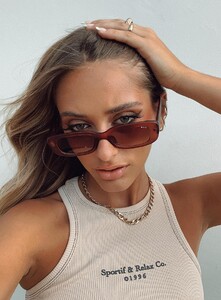 creeper-sunglasses-brown-2_bec23afc-20b7-4d32-9025-dfff92f48590_1800x.jpeg