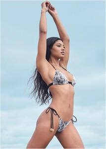 danielle-herrington-sports-illustrated-swim-collection-2021-15.jpg