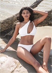 danielle-herrington-sports-illustrated-swim-collection-2021-9.jpg