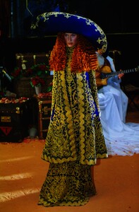 dior-hc-fw-1998-3.thumb.jpg.d26aa058efc4b056065e67da0c5cc1dd.jpg