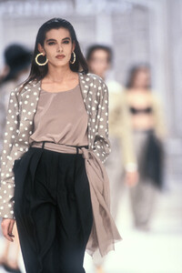 dior-ss-1989-2.thumb.jpg.e9981ccc920a64f34d16496e633eb33a.jpg