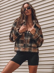 doria-jacket-1.1_2_222_6f372a90-d1bc-4c10-8ff5-6c429ceaf3fb_1800x.jpg
