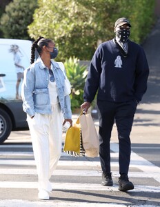 gabrielle-union-and-dwyane-wade-santa-barbara-05-08-2021-6.jpg