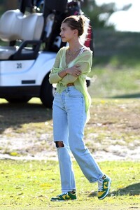 hailey-bieber-visits-husband-justin-on-the-set-of-a-music-video-in-miami-05-02-2021-2.jpg