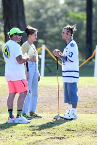 hailey-bieber-visits-husband-justin-on-the-set-of-a-music-video-in-miami-05-02-2021-5.jpg