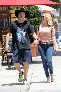 heidi-montag-and-spencer-pratt-at-don-antonio-s-mexican-food-restaurant-05-20-2021-2.jpg