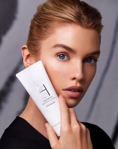 hourglasscosmetics_189285715_467059757723055_4716645625246442310_n.jpg