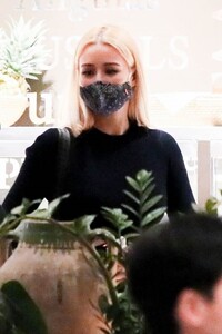 iggy-azalea-at-avra-in-beverly-hills-05-17-2021-2.jpg