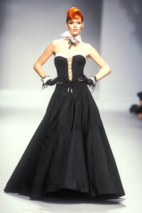 jean-louis-scherrer-hc-ss-1996-4.thumb.jpg.e4d7e4d8487bac359e2ecbfa7ff6ae7f.jpg