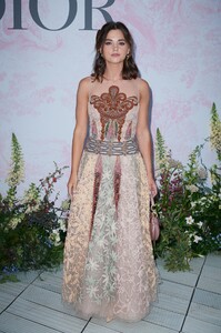 jenna-coleman-v-a-summer-party-in-london-06-19-2019-2.jpg