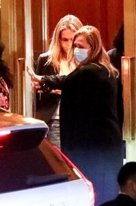 jennifer-aniston-night-out-with-friends-in-los-angeles-04-30-2021-0.thumb.jpg.c67d4caf3bdb8aadb9d37712a0c653b8.jpg