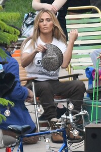 jennifer-lopez-filming-for-coach-in-miami-05-12-2021-1.jpg