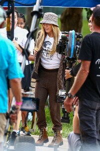 jennifer-lopez-filming-for-coach-in-miami-05-12-2021-5.jpg