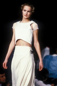 john-galliano-ss-1990-1.thumb.jpg.2c35b55d4fb0214fed5effd2ae53f854.jpg