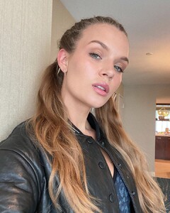 josephineskriver_188010463_2949031228700699_6303567738585872831_n.jpg