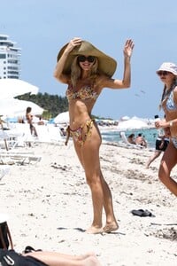 joy-corrigan-and-taylor-justine-in-bikinis-at-miami-beach-05-01-2021-7.jpg