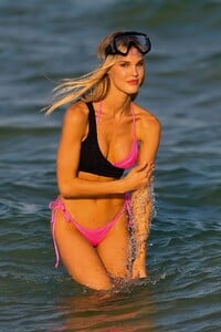 joy-corrigan-in-bikini-at-a-photoshoot-in-miami-beach-05-01-2021-10.jpg