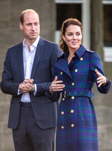 kate-middleton-visits-a-drive-in-cinema-at-the-palace-of-holyroodhouse-in-edinburgh-05-26-2021-1.jpg