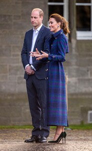 kate-middleton-visits-a-drive-in-cinema-at-the-palace-of-holyroodhouse-in-edinburgh-05-26-2021-2.jpg