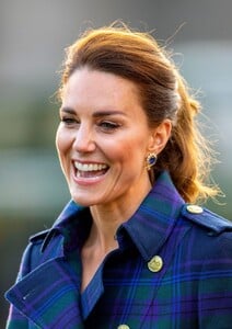kate-middleton-visits-a-drive-in-cinema-at-the-palace-of-holyroodhouse-in-edinburgh-05-26-2021-3.jpg