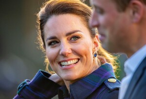 kate-middleton-visits-a-drive-in-cinema-at-the-palace-of-holyroodhouse-in-edinburgh-05-26-2021-7.jpg