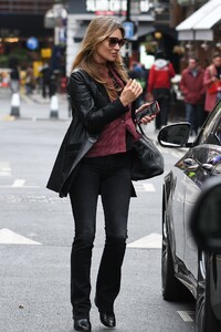 kate-moss-out-in-soho-in-london-05-20-2021-5.jpg