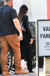 kendall-jenner-at-matsuhisa-in-beverly-hills-05-24-2021-3.jpg