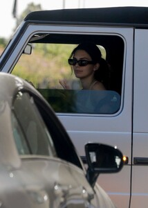 kendall-jenner-in-her-convertible-mercedes-g-wagon-beverly-hills-05-12-2021-0.jpg