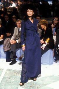 kenzo-ss-1999-1.thumb.jpg.c0e73276438a9eabac2c3bd91cd967b9.jpg