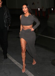 kim-kardashian-at-a-birthday-party-in-beverly-hills-05-23-2021-4.jpg