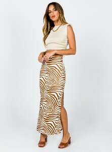 kody-maxi-skirt-beige-zebra-2_451926c6-4b71-4ff6-9322-8130bfae4ecd_1800x.jpeg