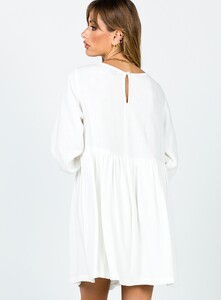 lais-mini-dress-white-4_06e10509-ee37-4595-83c7-b354a6320193_1800x.jpeg