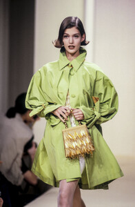 lanvin-ss-1989-1.thumb.jpg.573ea9f6b02e757af7c0c346a025213f.jpg