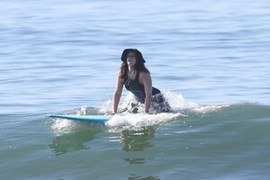 leighton-meester-at-a-surf-session-in-malibu-05-09-2021-1.jpg