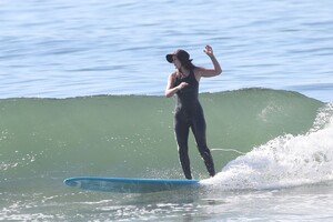 leighton-meester-at-a-surf-session-in-malibu-05-09-2021-2.jpg