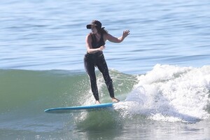 leighton-meester-at-a-surf-session-in-malibu-05-09-2021-4.jpg