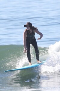 leighton-meester-at-a-surf-session-in-malibu-05-09-2021-9.jpg