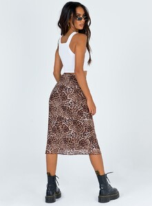 leonidas-maxi-skirt-4_b8d56a24-9343-4598-af69-4462e0cb6659_1800x.jpeg