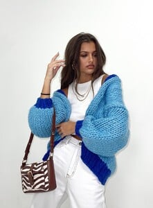 lester-knit-blue-0_212f90f0-8a12-4dee-95ae-16035f22c56f_1800x.jpeg