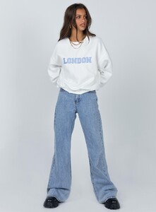 london-sweater-cream-2_a7b548e3-f665-4f45-b531-cf0494ffd194_1800x.jpeg